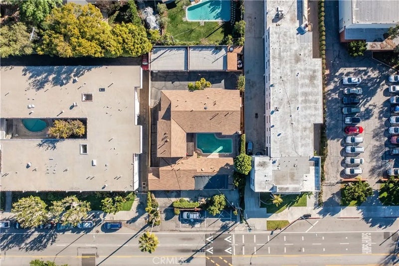 4918 Cahuenga