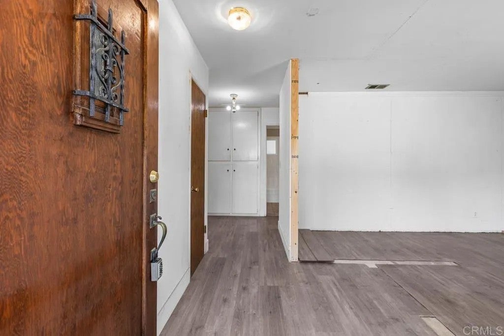 2128 Bautista Ave