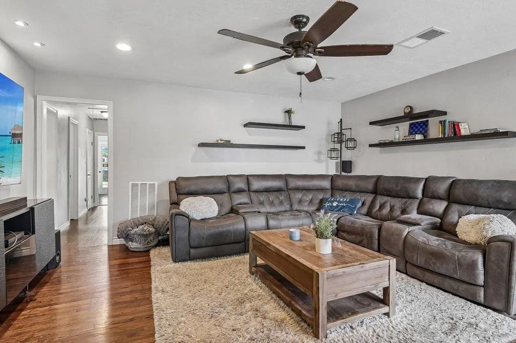 9535 Lakeview Drive
