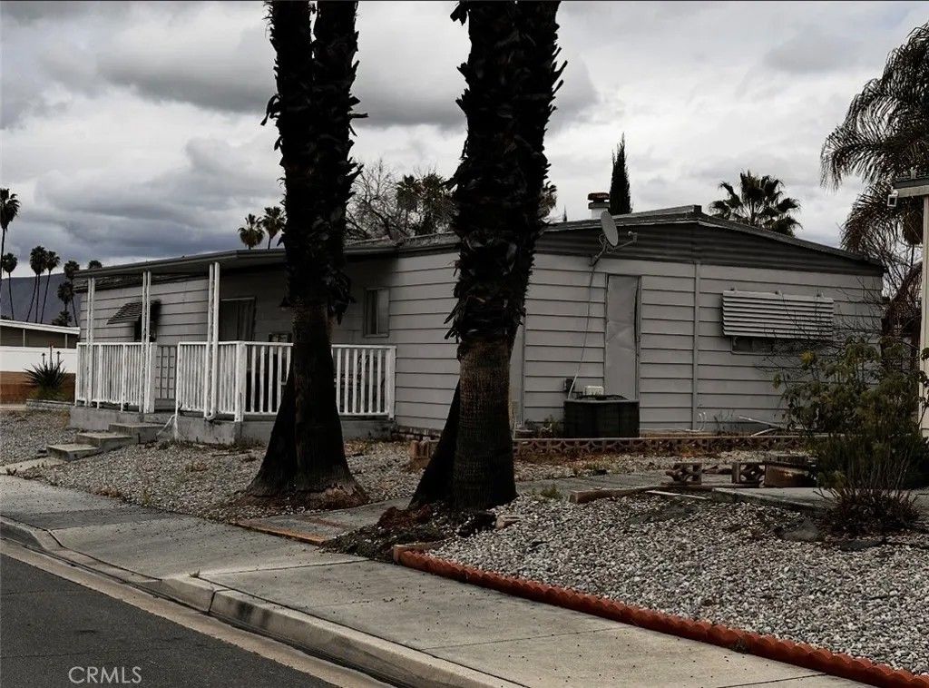 Photo of 1797 W Johnston Ave, Hemet, CA 92545 (MLS # IV26038267)