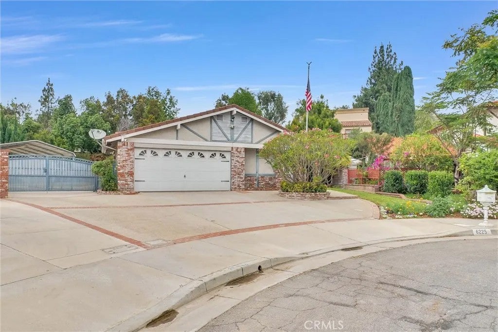 6225 Cliff Court