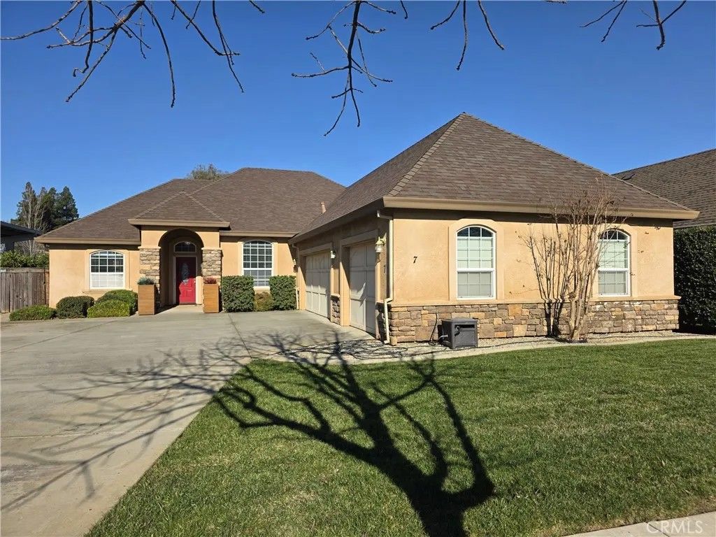 Photo of 7 Glenbrook Court, Chico, CA 95973 (MLS # SN26009163)