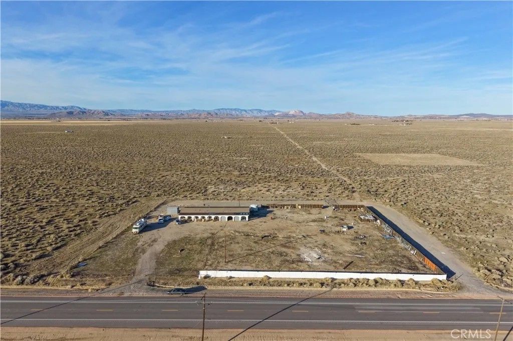 Photo of 49225 West 45th St, Lancaster, CA 93536 (MLS # SR25269666)