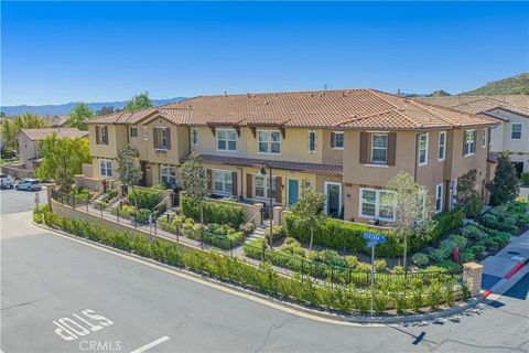 Photo of 28706 Jardineras Dr, Valencia, CA 91354 (MLS # SR26051053)