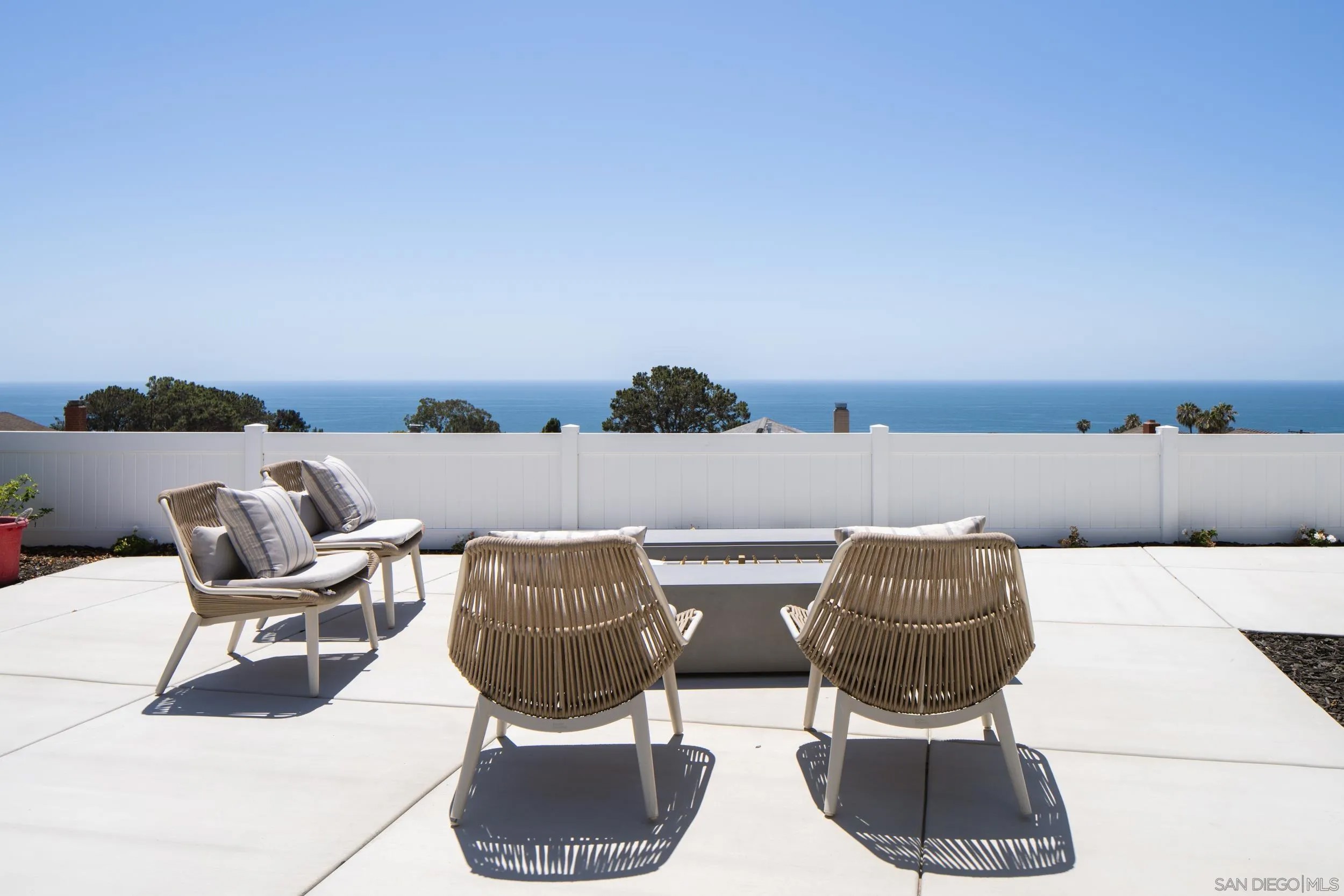 2206 Place Monaco