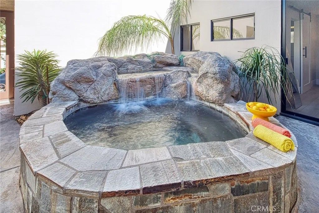 Photo of 77765 Cottonwood Cv, Indian Wells, CA 92210 (MLS # OC26071347)