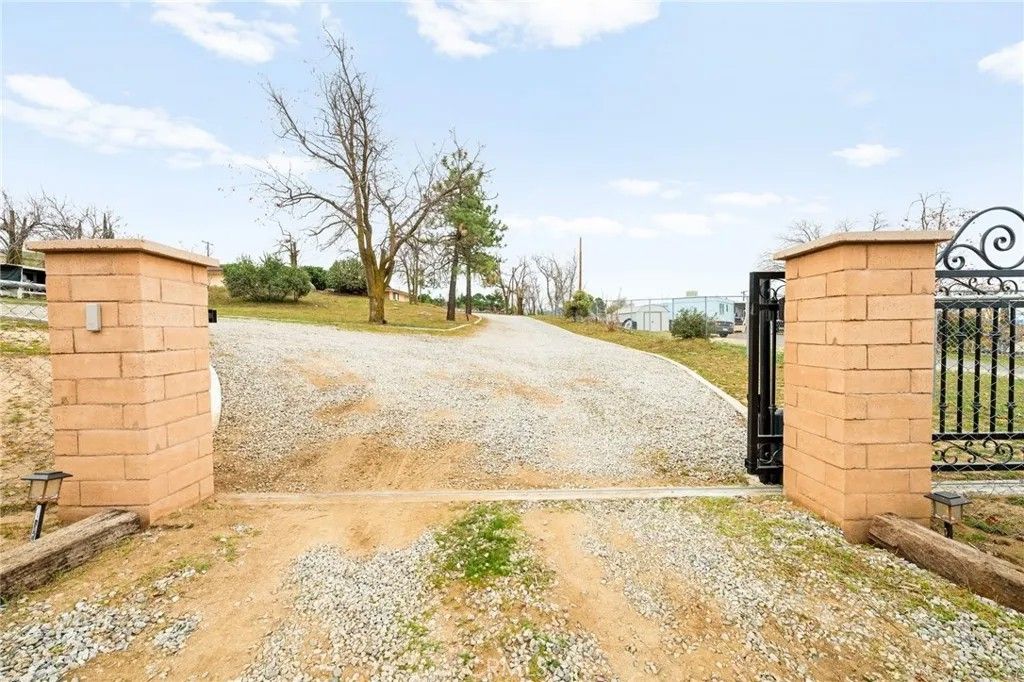 Photo of 58731 Burnt Valley Road, Anza, CA 92539 (MLS # SW25276244)