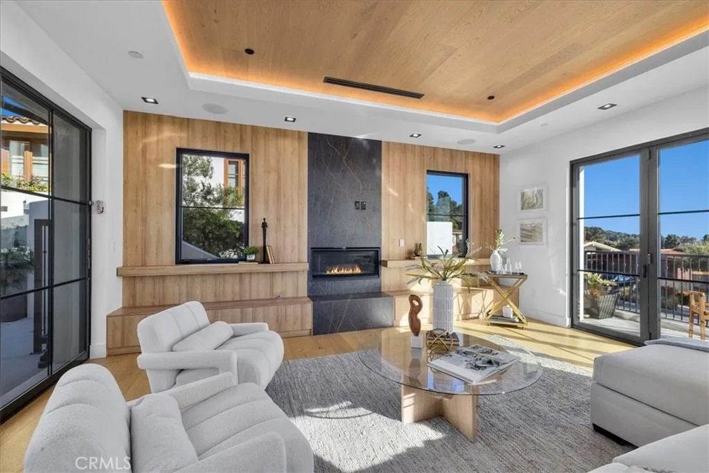 2532 Via Sanchez