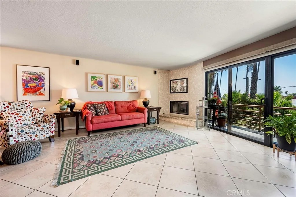 3811 E Livingston Drive 1