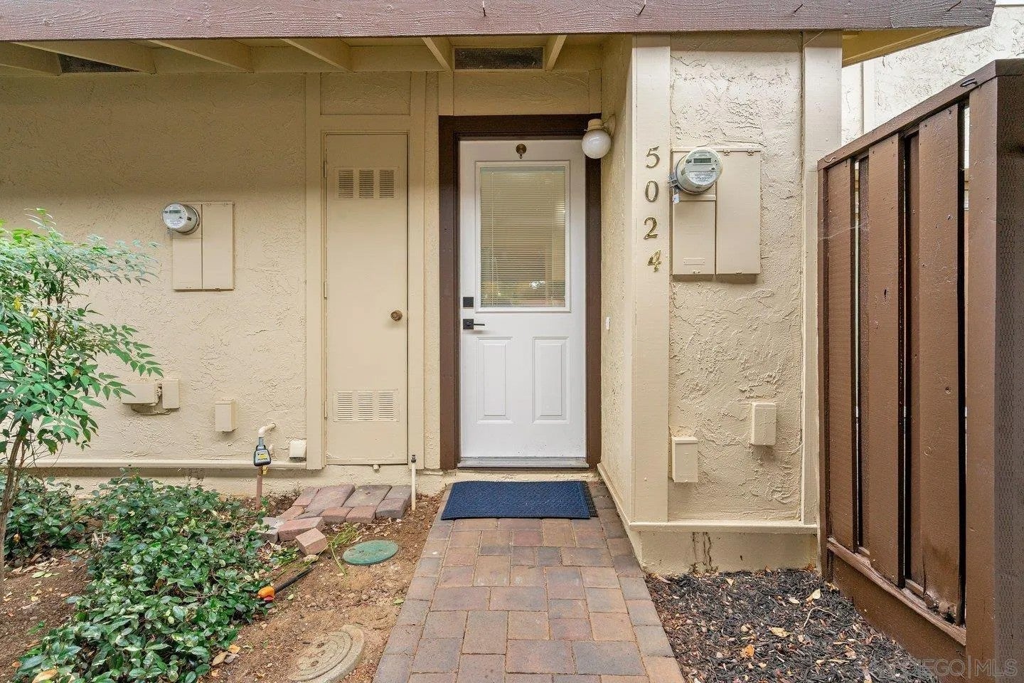 5024 Pine Tree Terrace