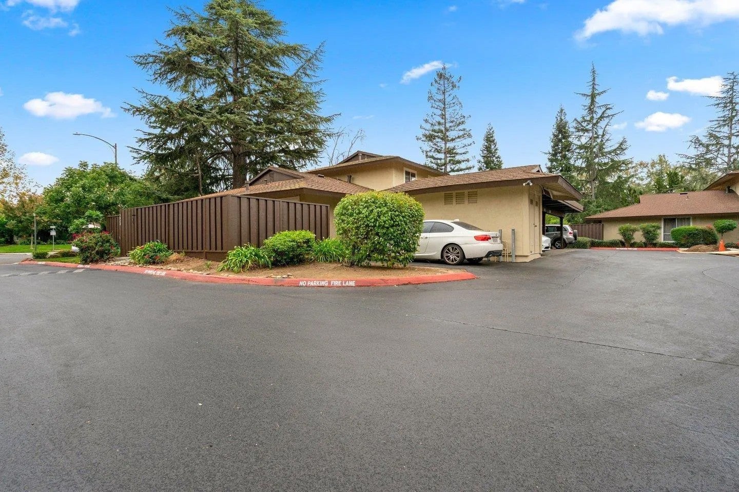 5024 Pine Tree Terrace
