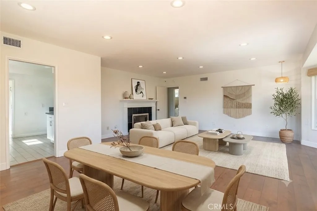 2413 W 180th Street