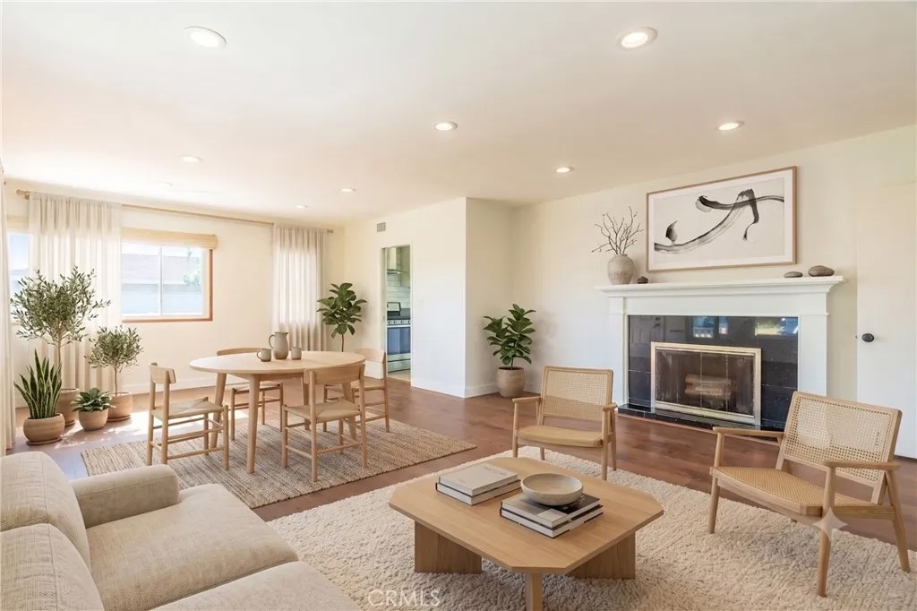 2413 W 180th Street