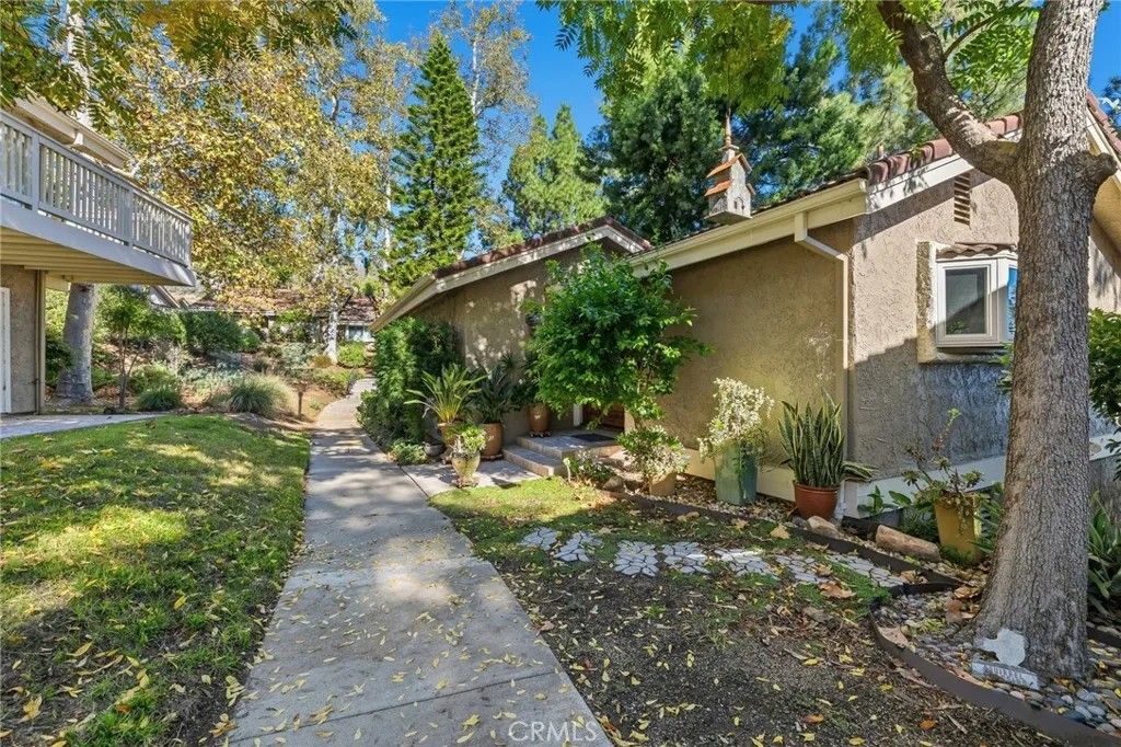 Photo of 113 Conifer Circle, Oak Park, CA 91377 (MLS # SR26000801)