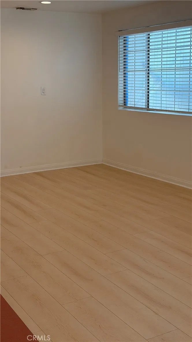 300 N Carmelo