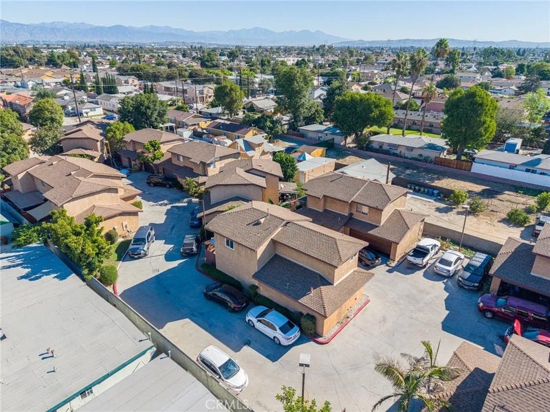 4802 Santa Ana G