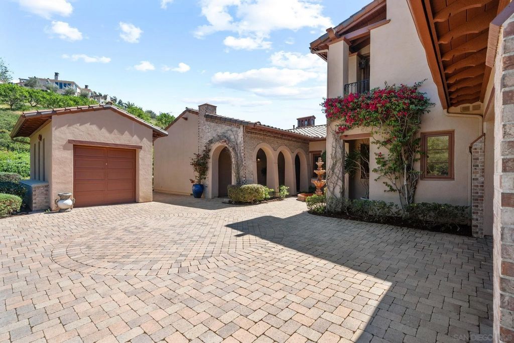 Photo of 17813 La Amapola, Rancho Santa Fe, CA 92067 (MLS # 260007547)