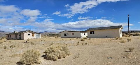 Photo of 33354 Haynes Road, Lucerne Valley, CA 92356 (MLS # HD26053620)