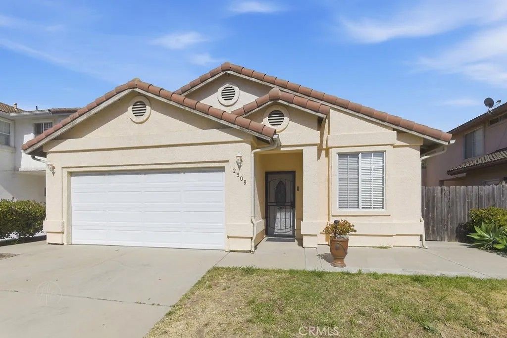 Photo of 2308 Johnson Dr, Santa Maria, CA 93458 (MLS # SR26086938)
