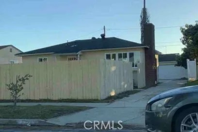 12208 Compton