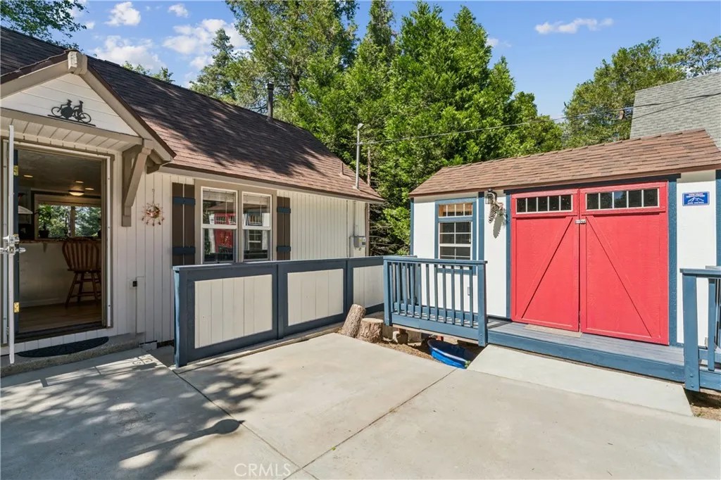 26472 Lake Forest