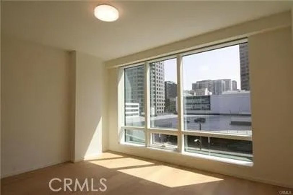 Photo of 877 Francisco Street #521, Los Angeles, CA 90017 (MLS # CV26052254)