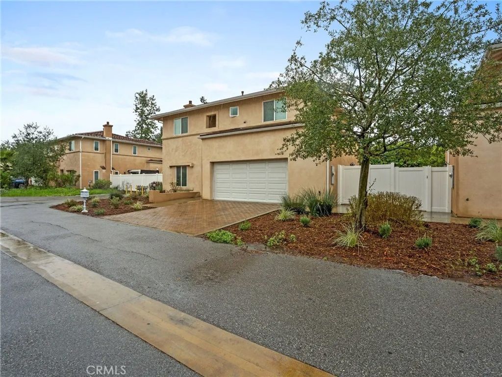 Photo of 15940 W Ward Court, Van Nuys, CA 91406 (MLS # OC26037462)