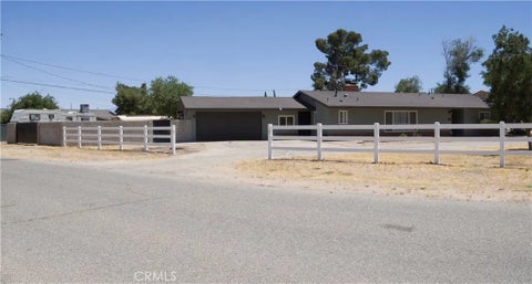 Photo of 13033 Chief Joseph RD, Apple Valley, CA 92308 (MLS # HD26124980)
