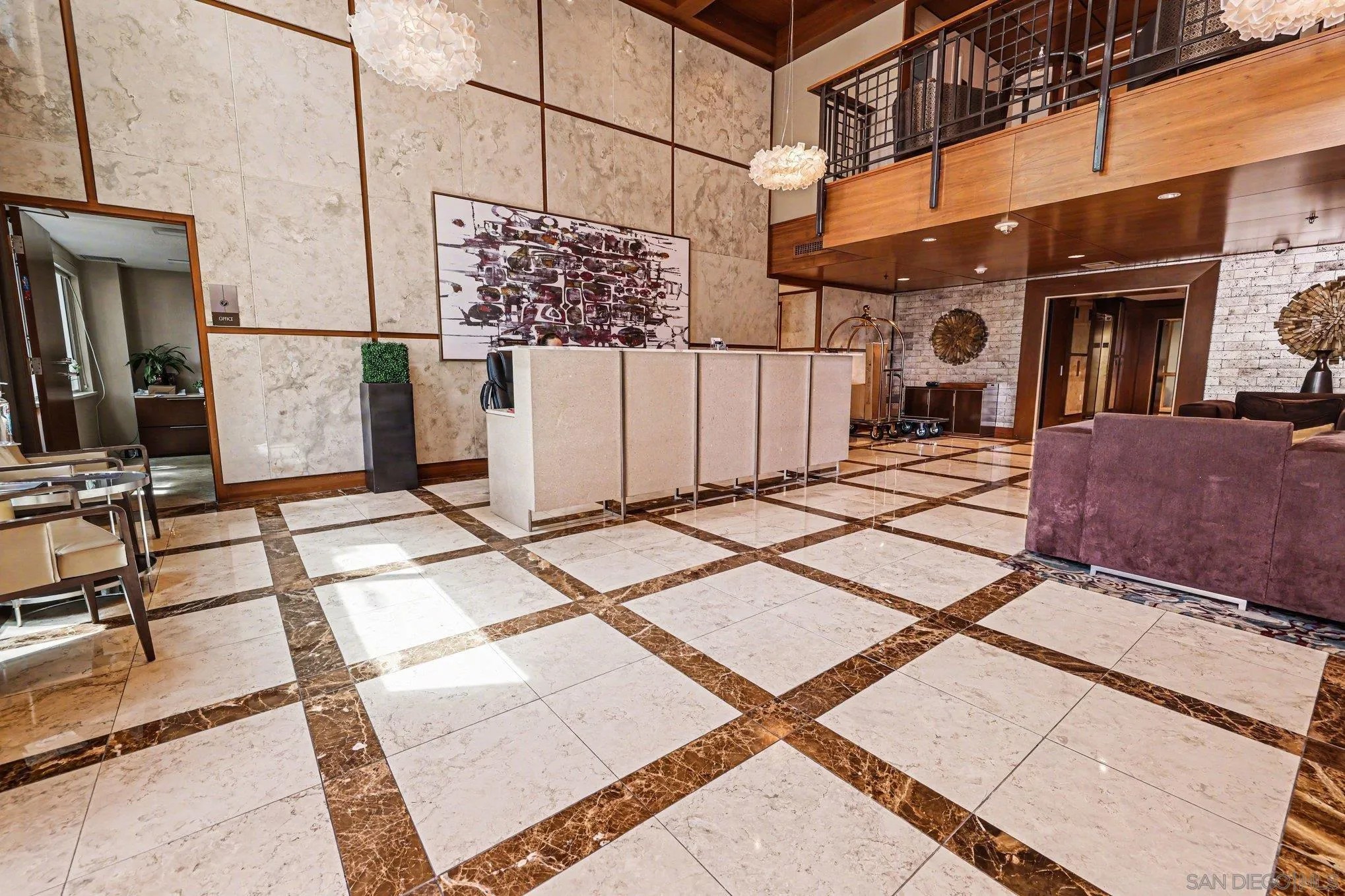 1205 Pacific Hwy 2906