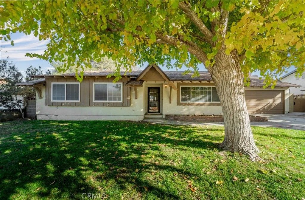 Photo of 41852 Shain Lane, Lancaster, CA 93536 (MLS # SR26011081)