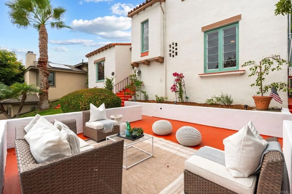 3761 La Cresta Drive