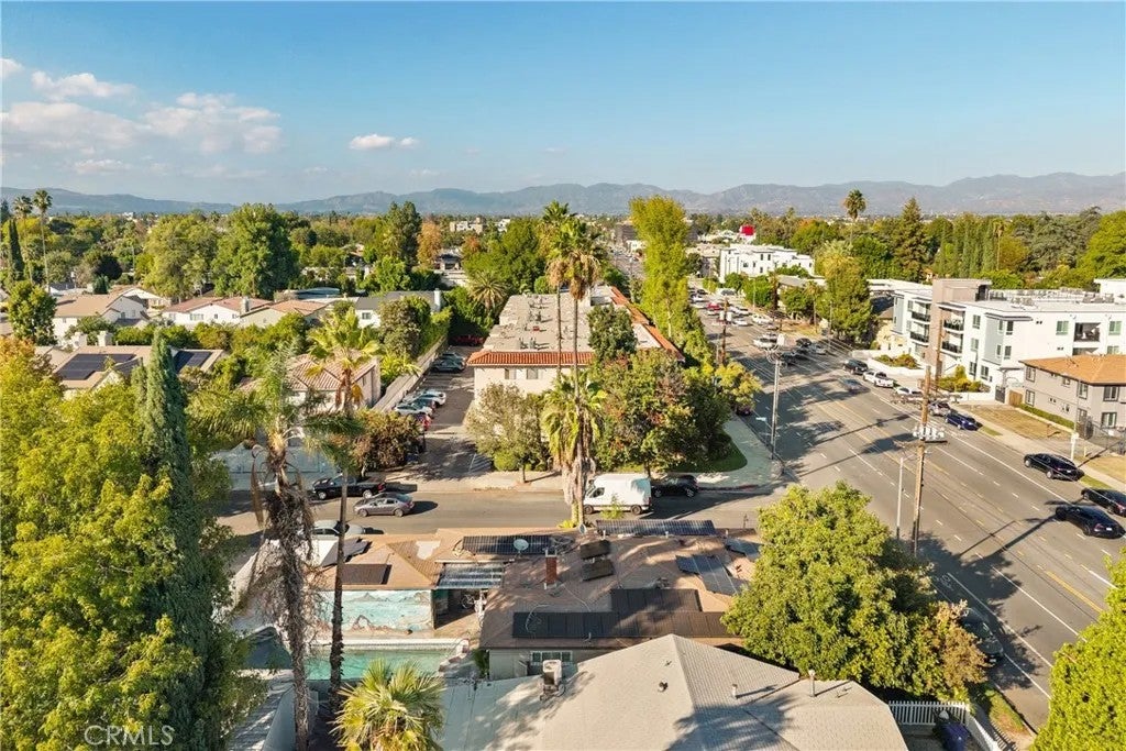 Photo of 6059 Woodman Avenue, Van Nuys, CA 91401 (MLS # SR26234043)