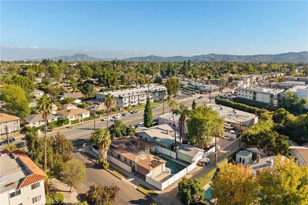 Photo of 6059 Woodman Avenue, Van Nuys, CA 91401 (MLS # SR26234043)