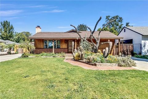 Photo of 4685 Rosewood Pl, Riverside, CA 92506 (MLS # IV26037806)