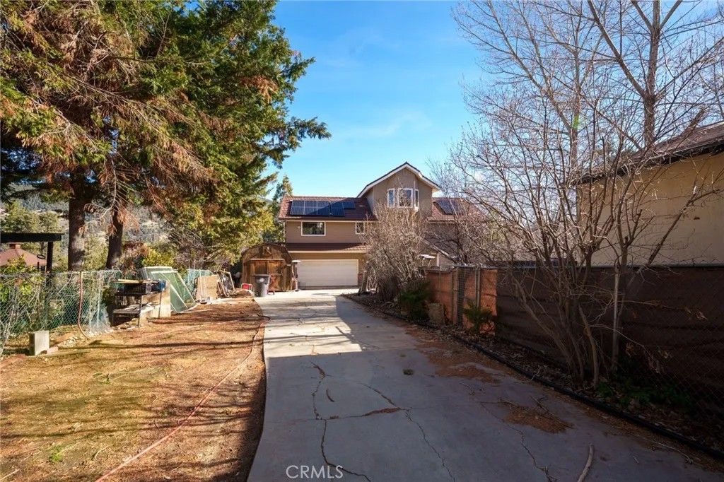 Photo of 1104 Snowbird Dr, Frazier Park, CA 93225 (MLS # SR26007155)