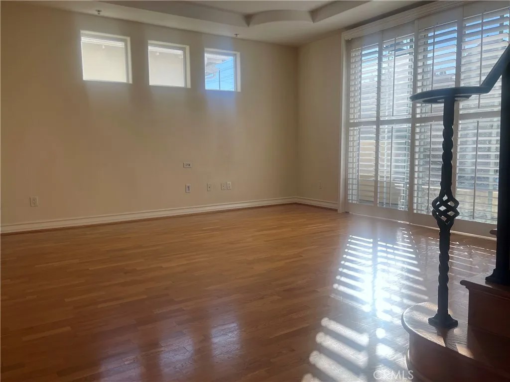 10623 Moorpark Street 1