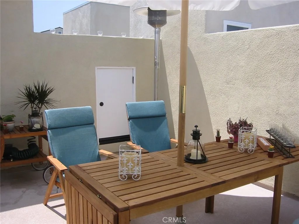 10623 Moorpark Street 1