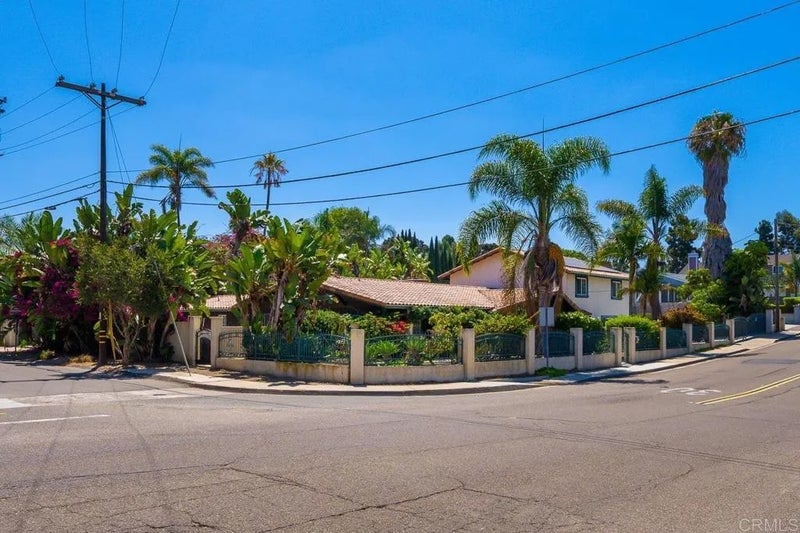 487 Hilltop Dr