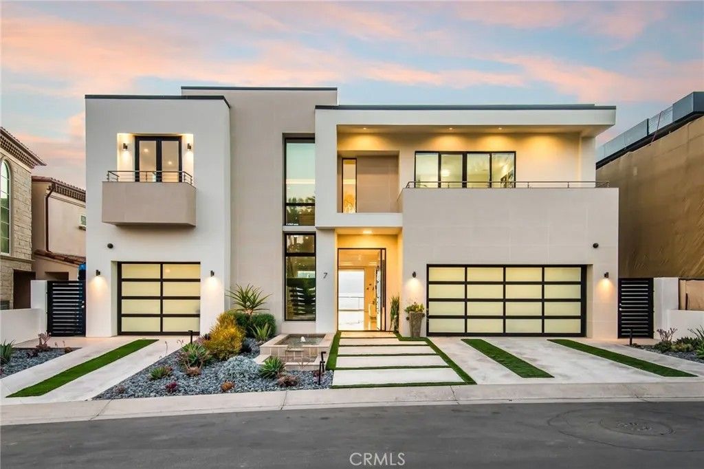 Photo of 7 Pacific Wave Cir, Dana Point, CA 92629 (MLS # LG25270984)