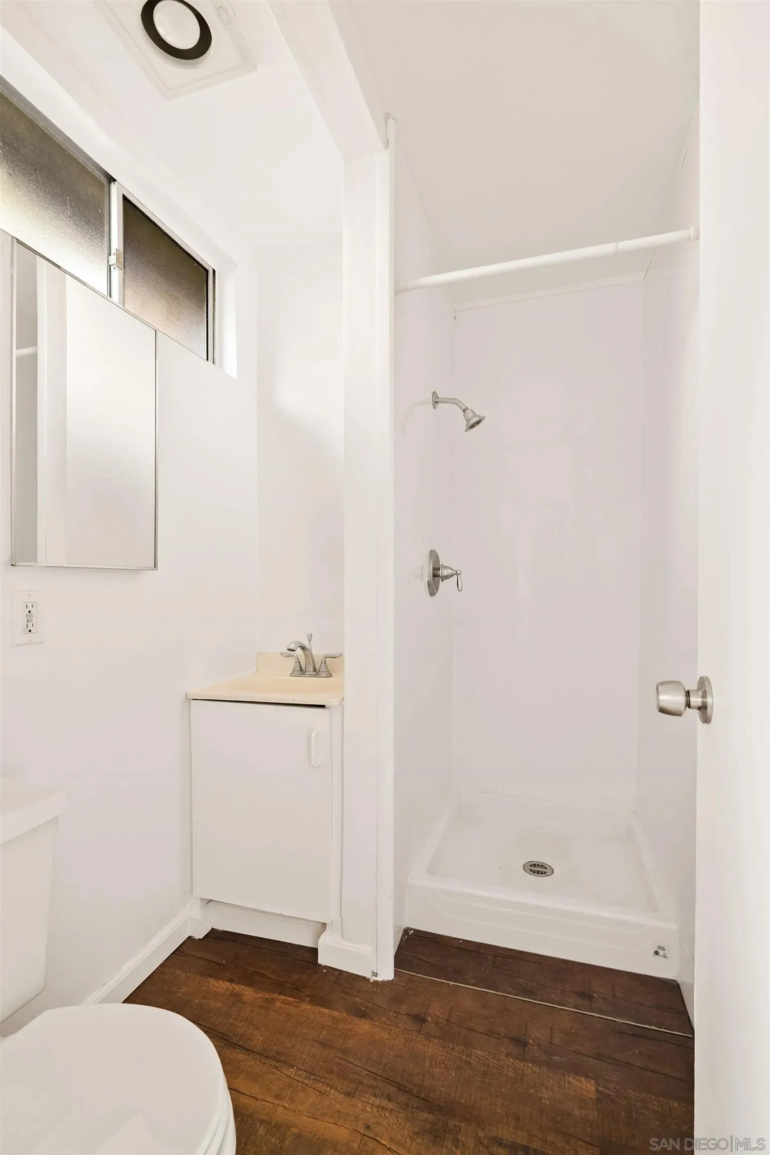 San Diego, California 92109, United States, 5 Bedrooms Bedrooms, ,3 BathroomsBathrooms,Residential,Active,249305