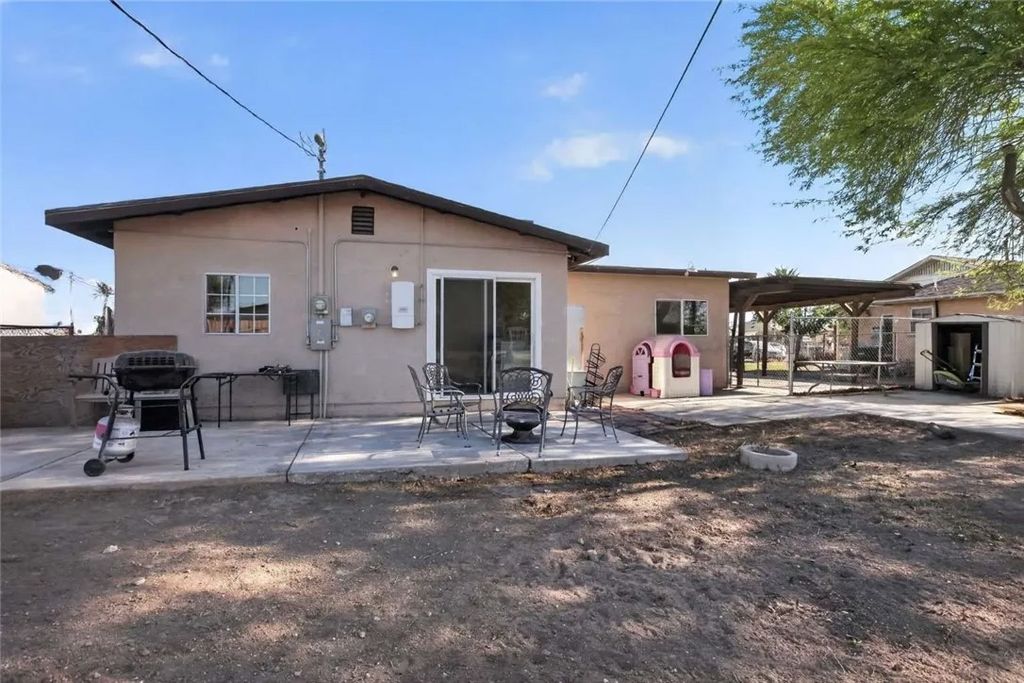 Photo of 186 E Bonita Street, Calipatria, CA 92233 (MLS # FR26091563)