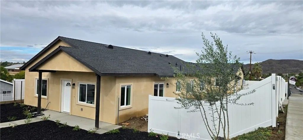 Photo of 237 E Prospect Street, Lake Elsinore, CA 92530 (MLS # TR25266132)