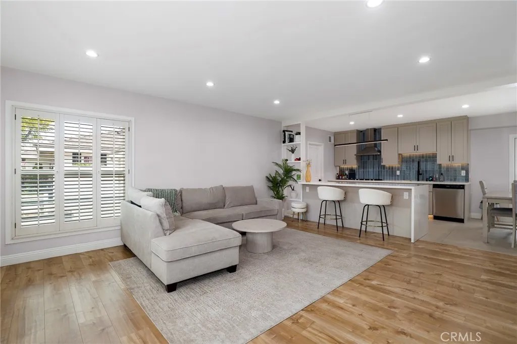16842 Liggett