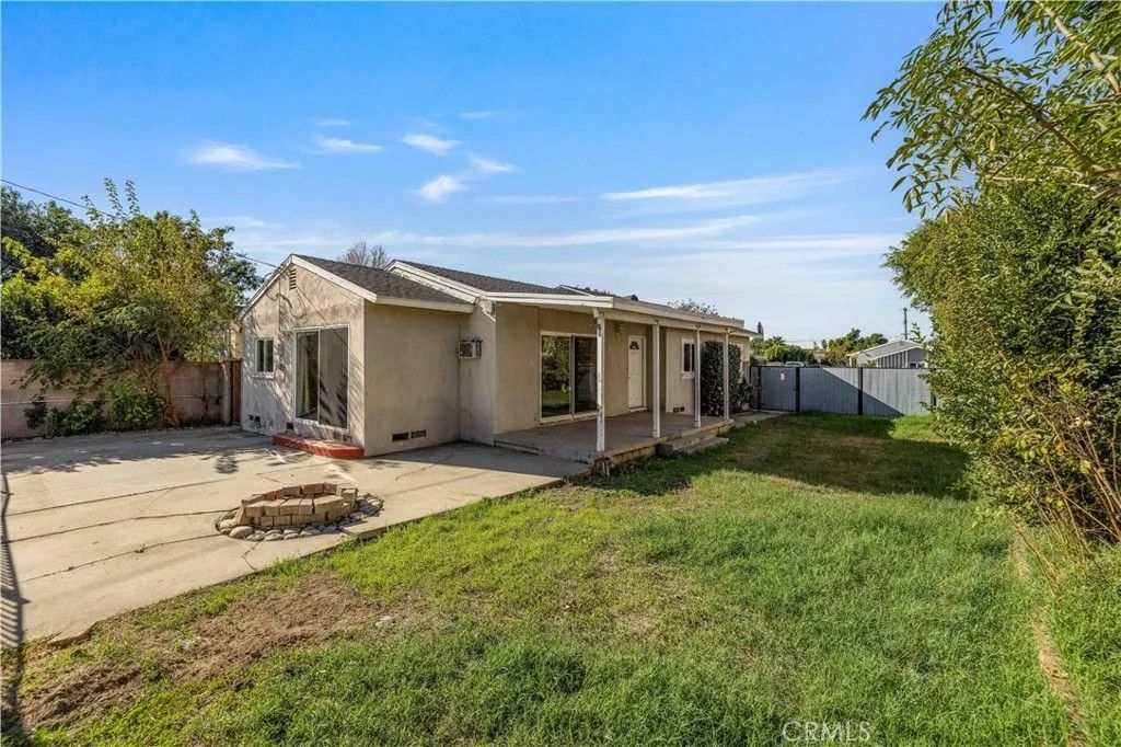 Photo of 8544 Noble Avenue, North Hills, CA 91343 (MLS # SR25274997)