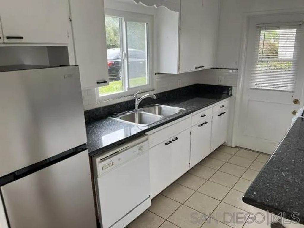Photo of 445 Mesa Way #445, La Jolla, CA 92037 (MLS # 260011943)
