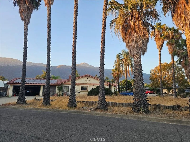 5846 Hillside