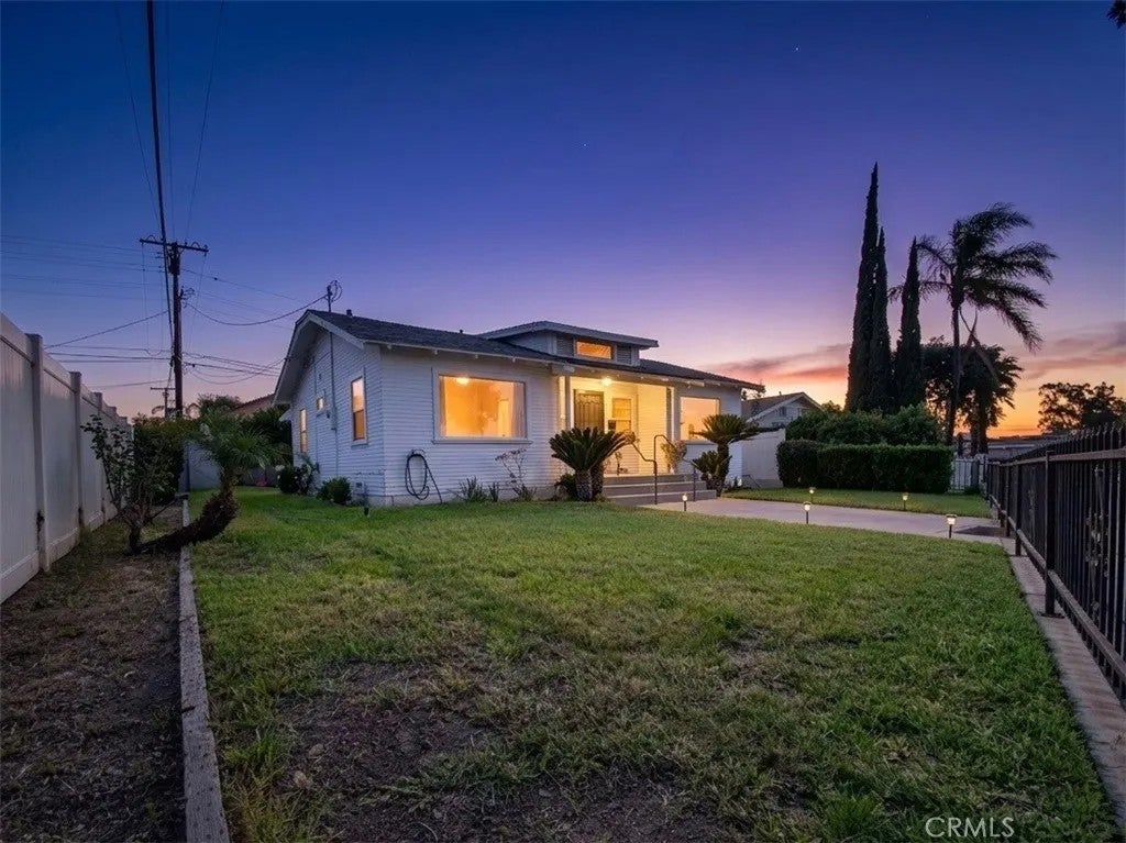 Photo of 412 E Grand Boulevard, Corona, CA 92879 (MLS # IV26096970)