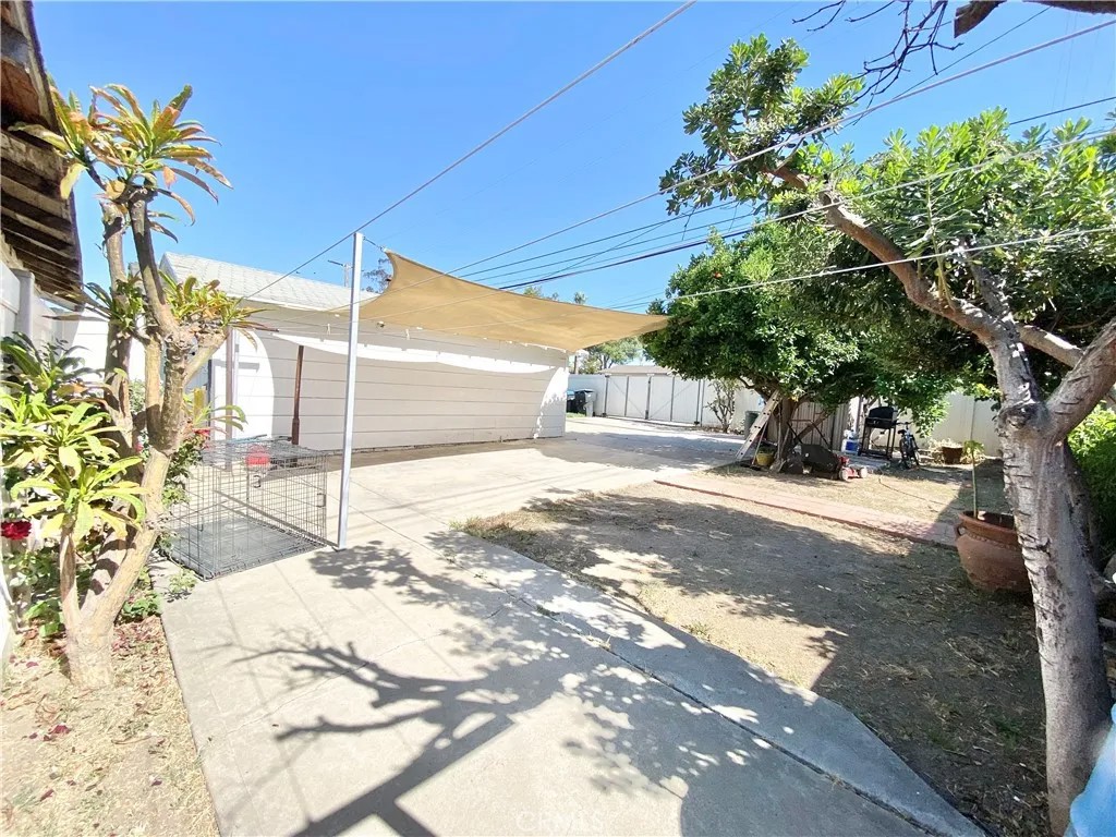412 E Grand Boulevard