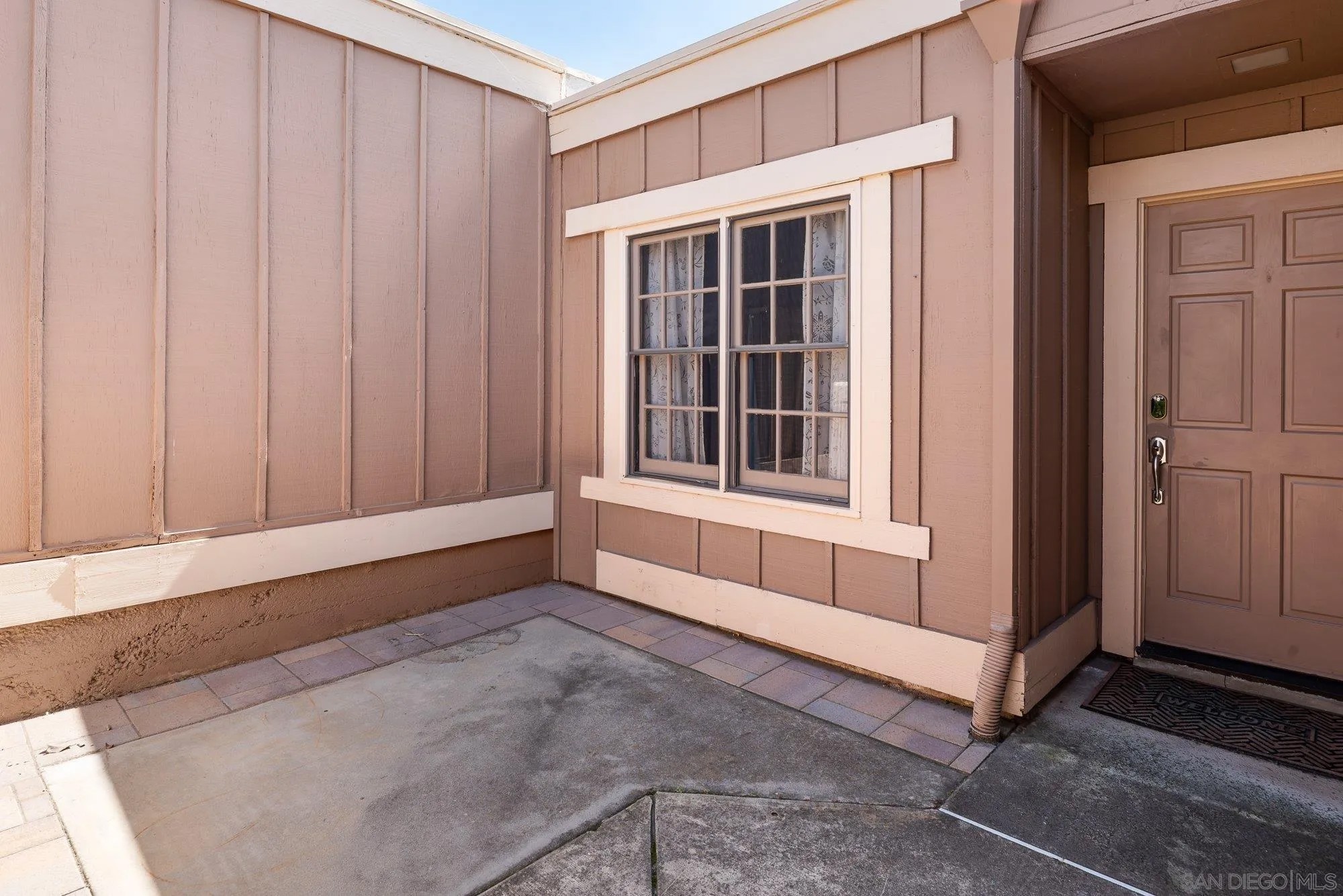 8647 Circle R Valley Ln