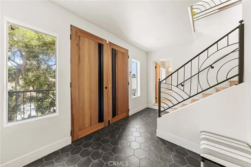 2927 Park Center